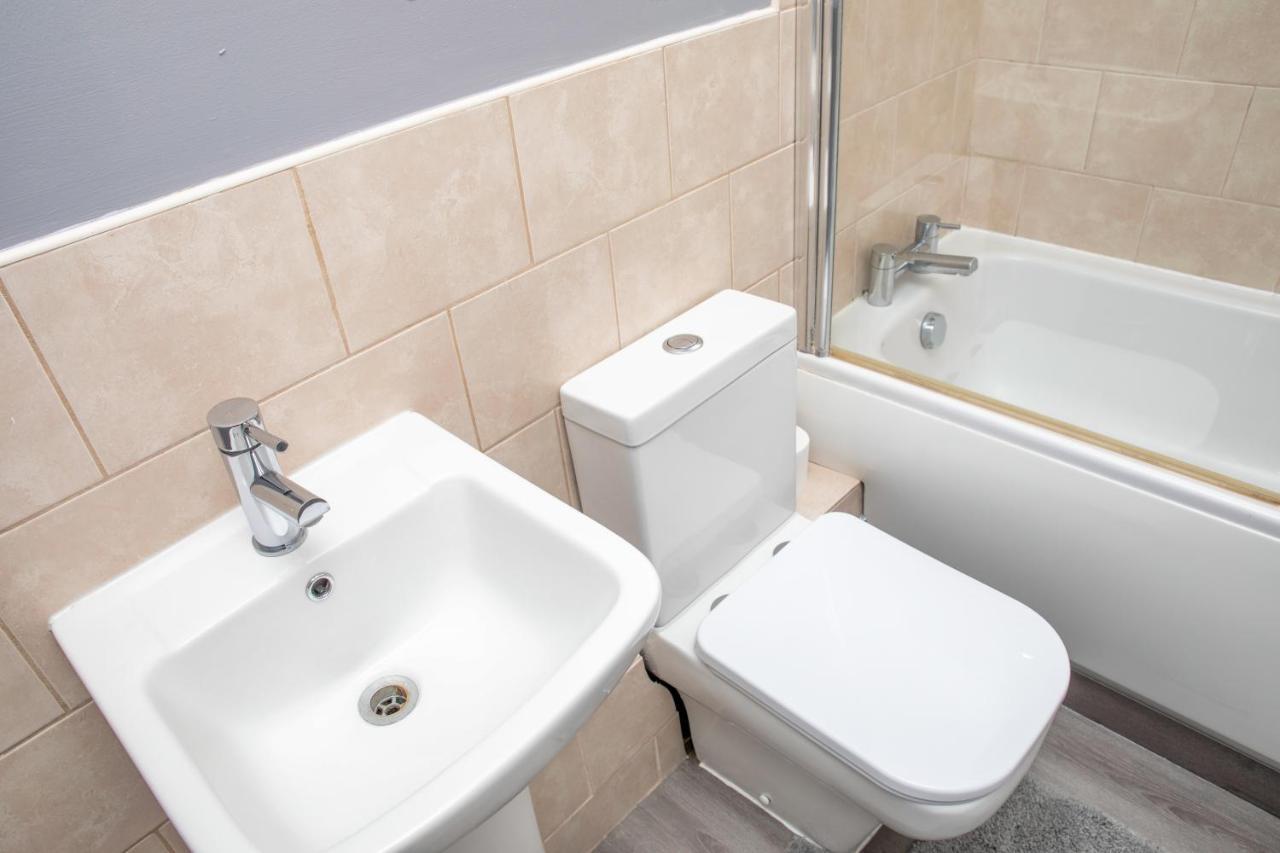 Leeds City Centre Spacious House Free Parking And Wi-Fi Eksteriør bilde