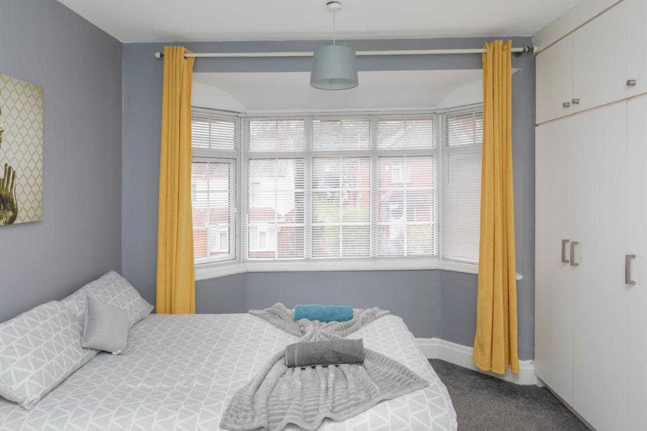 Leeds City Centre Spacious House Free Parking And Wi-Fi Eksteriør bilde