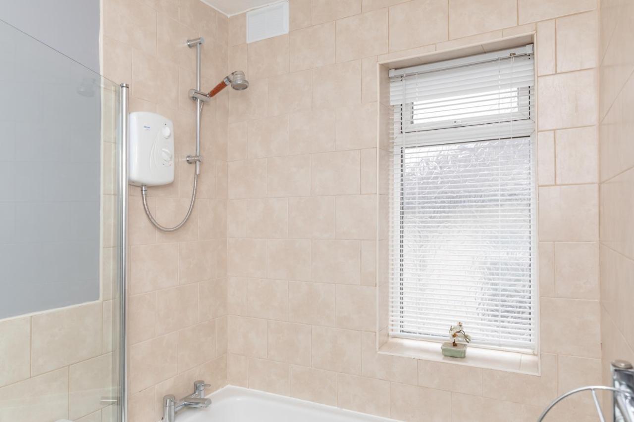 Leeds City Centre Spacious House Free Parking And Wi-Fi Eksteriør bilde